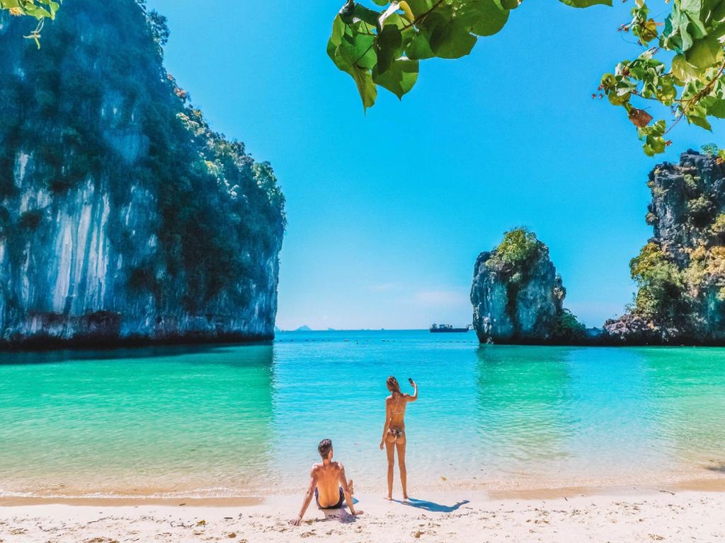 Koh Hong Island Hopping Tour: Daeng, Rai, Pakbia & More – Full Day